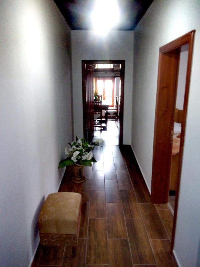 Ruols Guesthouse Гірокастра Екстер'єр фото