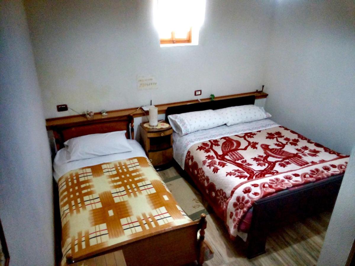 Ruols Guesthouse Гірокастра Екстер'єр фото