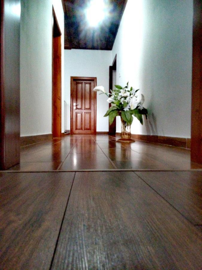 Ruols Guesthouse Гірокастра Екстер'єр фото