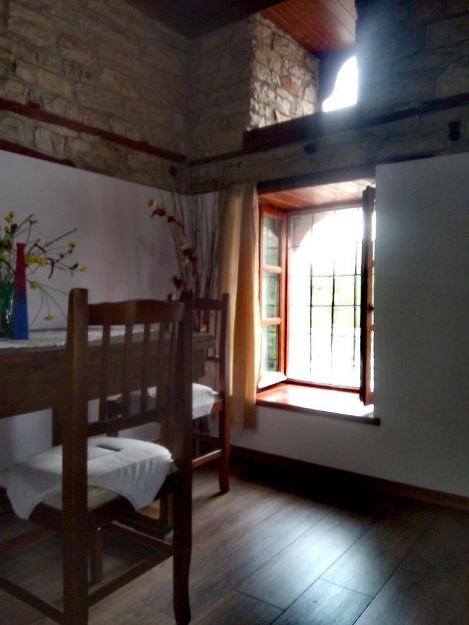 Ruols Guesthouse Гірокастра Екстер'єр фото