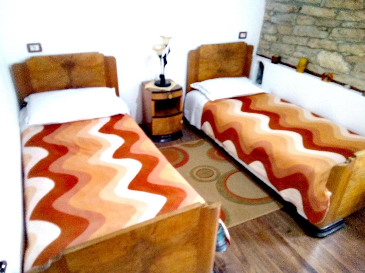 Ruols Guesthouse Гірокастра Екстер'єр фото
