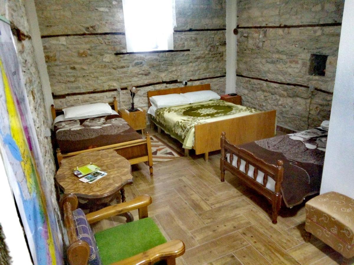 Ruols Guesthouse Гірокастра Екстер'єр фото