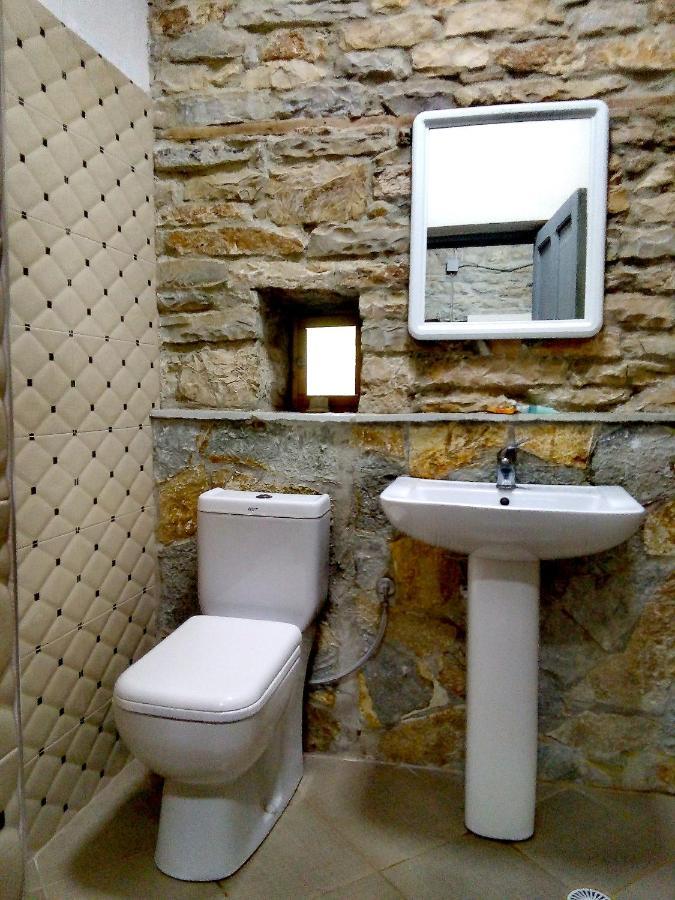 Ruols Guesthouse Гірокастра Екстер'єр фото
