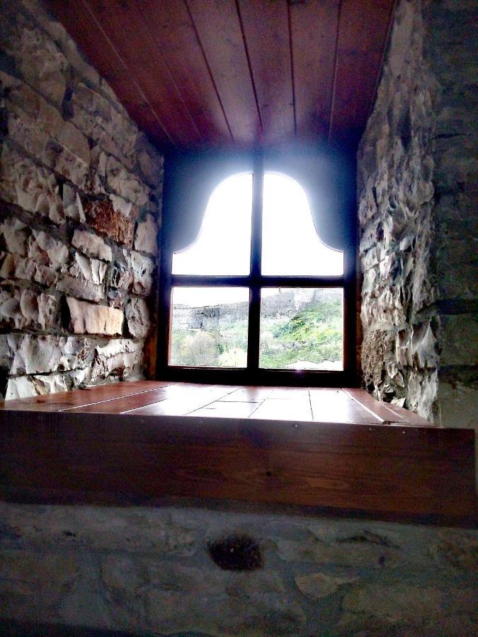 Ruols Guesthouse Гірокастра Екстер'єр фото